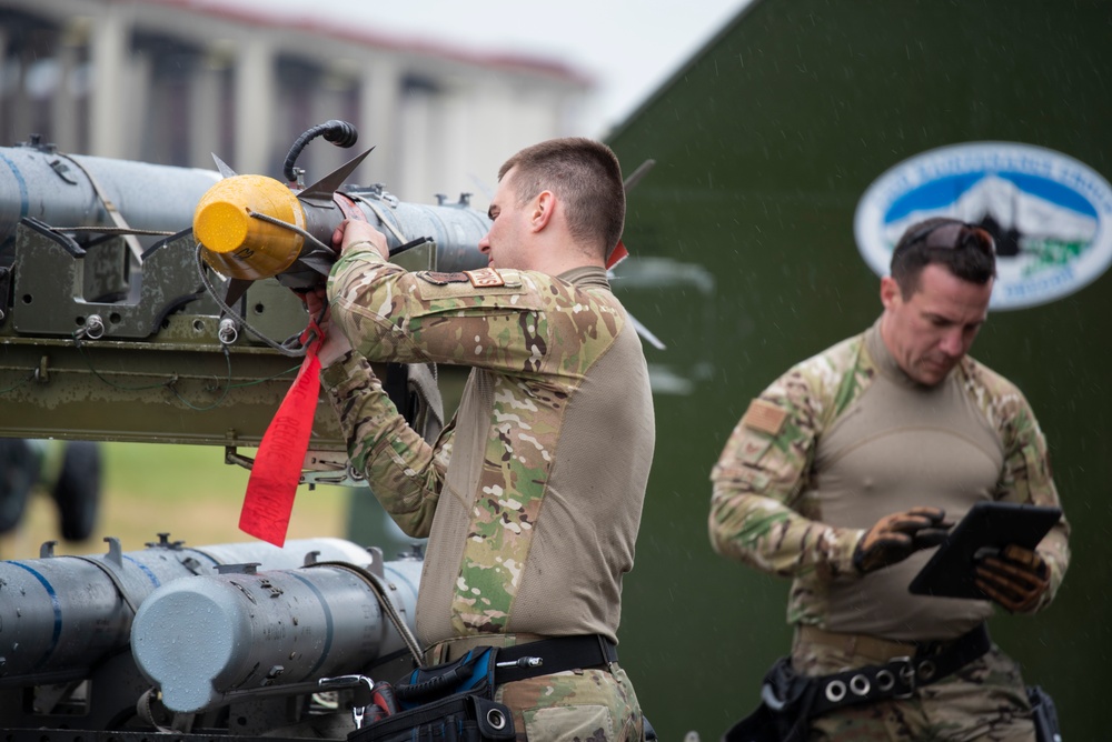 142nd AMXS Airmen compete in weapons load competition