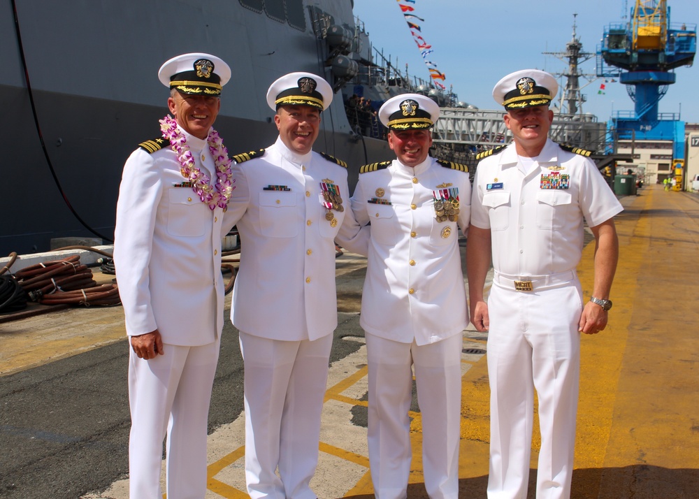 USS Hopper holds change of command ceremony