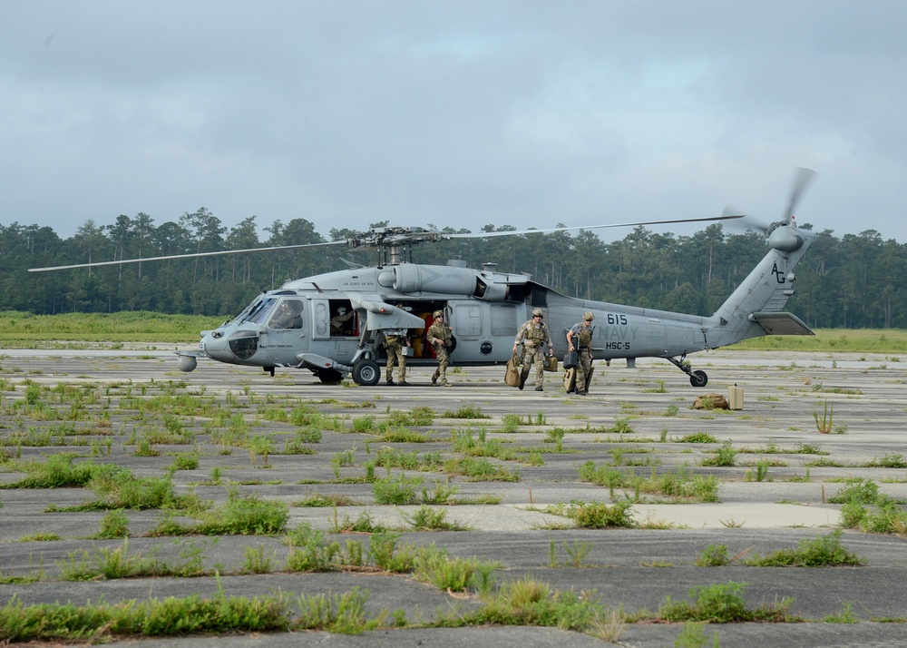EODMU 12 Arrives Via Helicopter Sea Squadron 5