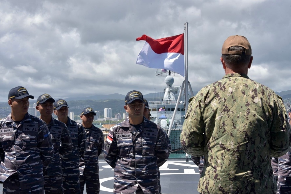 Vice Adm. Boyle Meets Indonesian Sailors