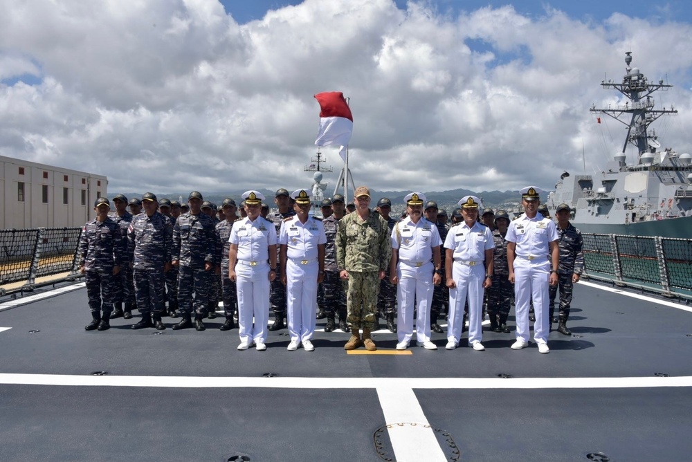 Vice Adm. Boyle Meets Indonesian Sailors