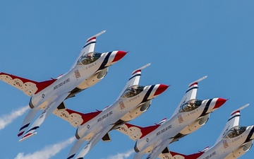 U.S. Air Force Thunderbirds practice before Hill AFB Air Show