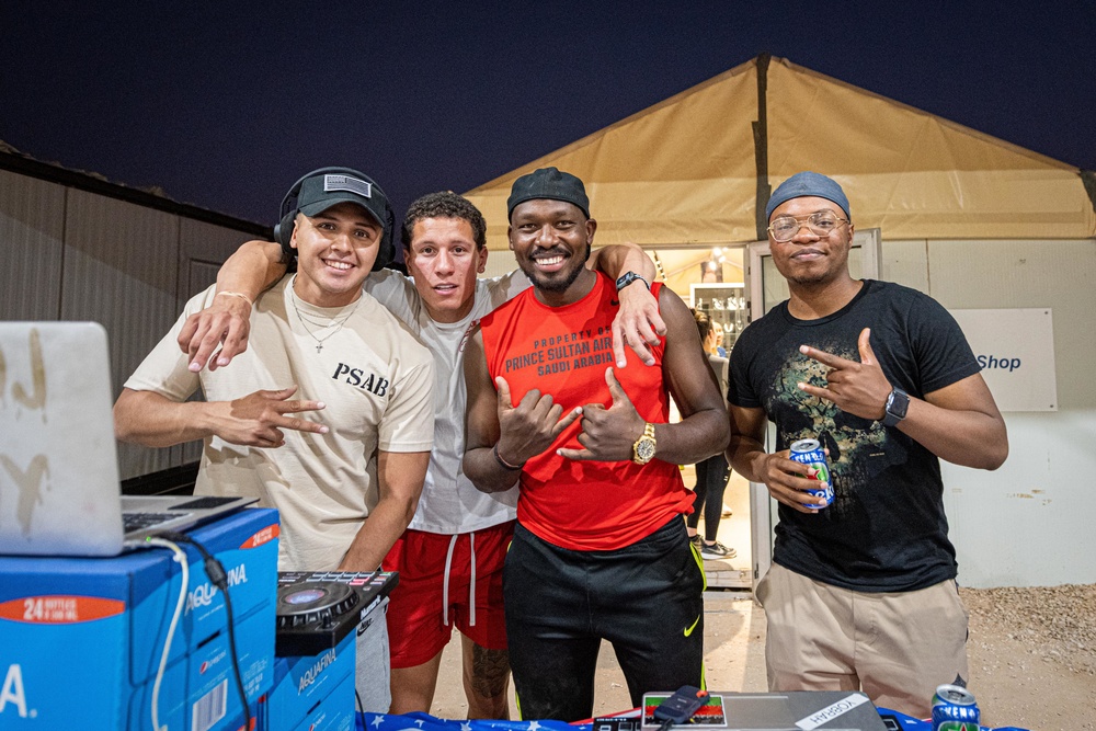 Deployed service members kick back to celebrate our Independence