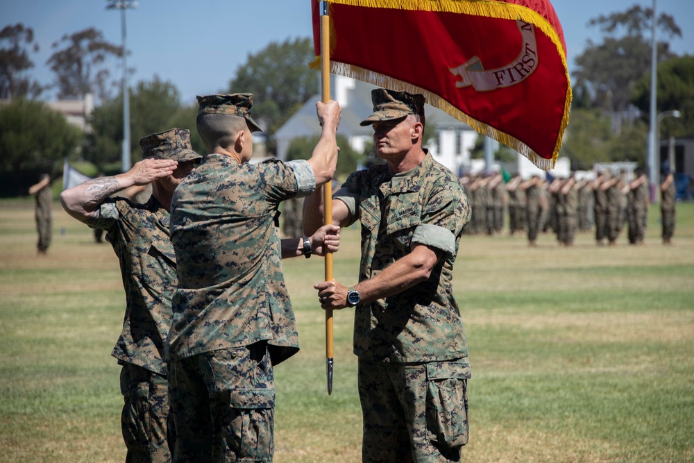 DVIDS - Images - 1st Marine Division Change of Command [Image 7 of 8]