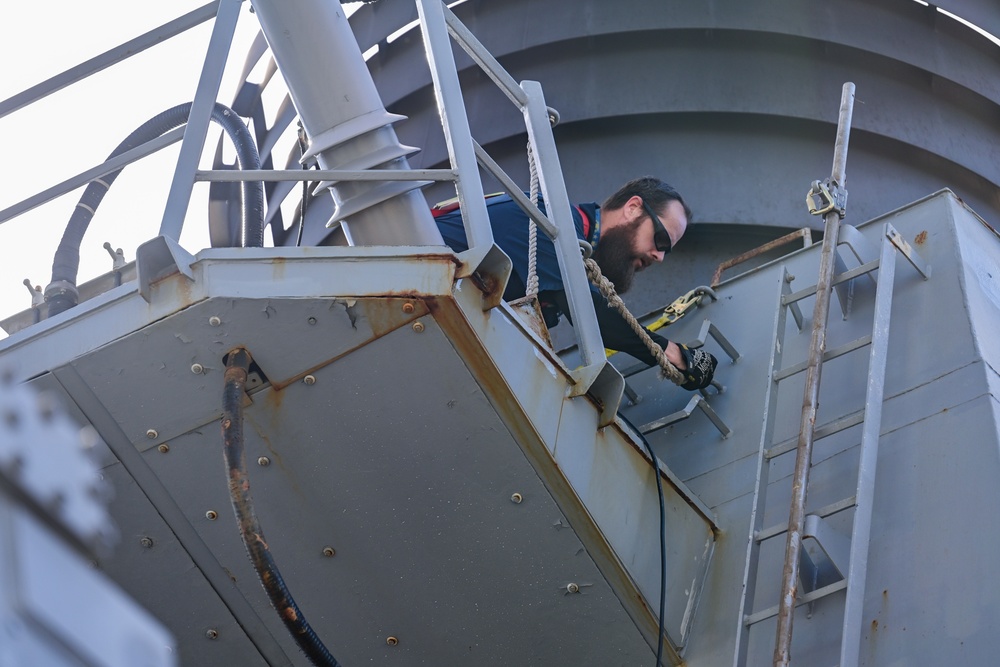 NSWC Corona Technicians prepare the USS Fitzgerald for PACDRAGON 2022