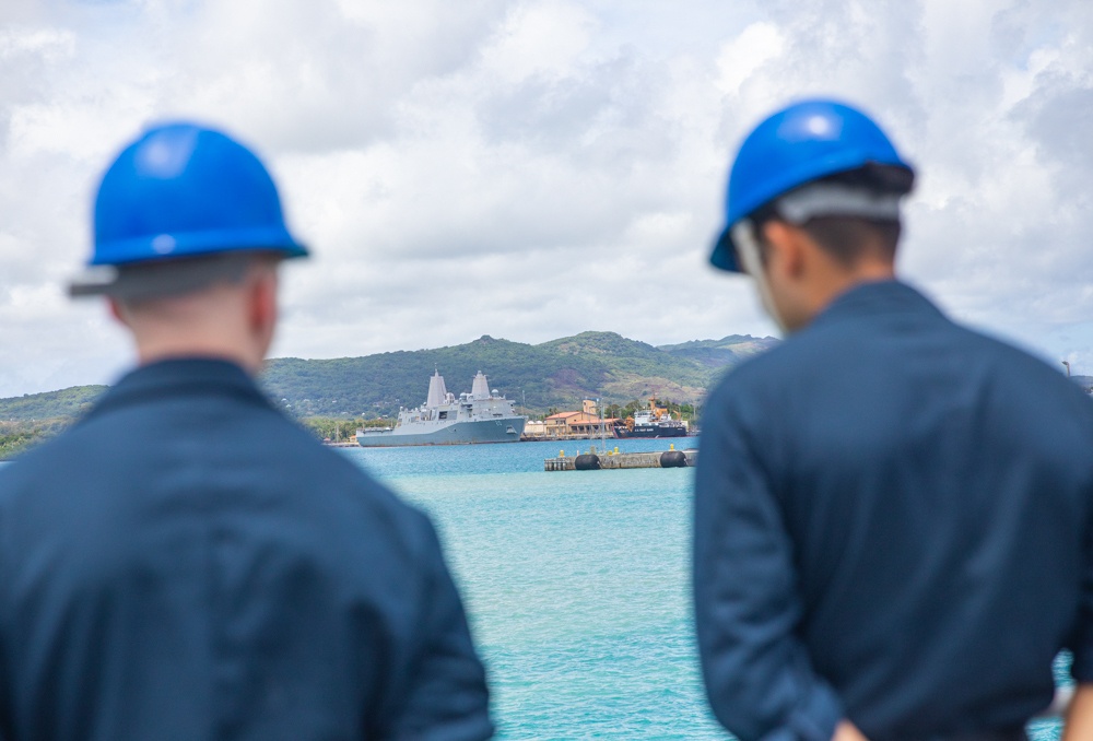 USS Antietam (CG 54) Guam Port Visit