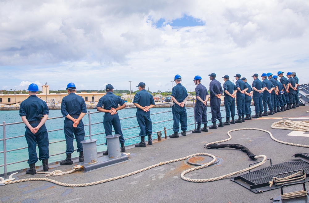 USS Antietam (CG 54) Guam Port Visit