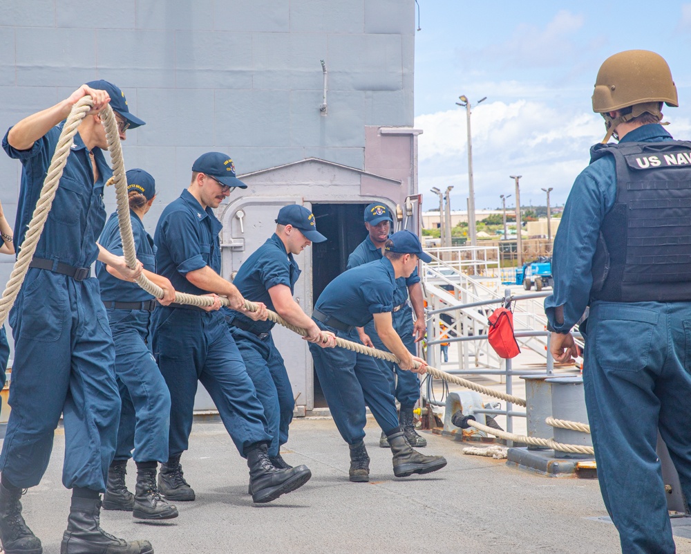 USS Antietam (CG 54) Guam Port Visit