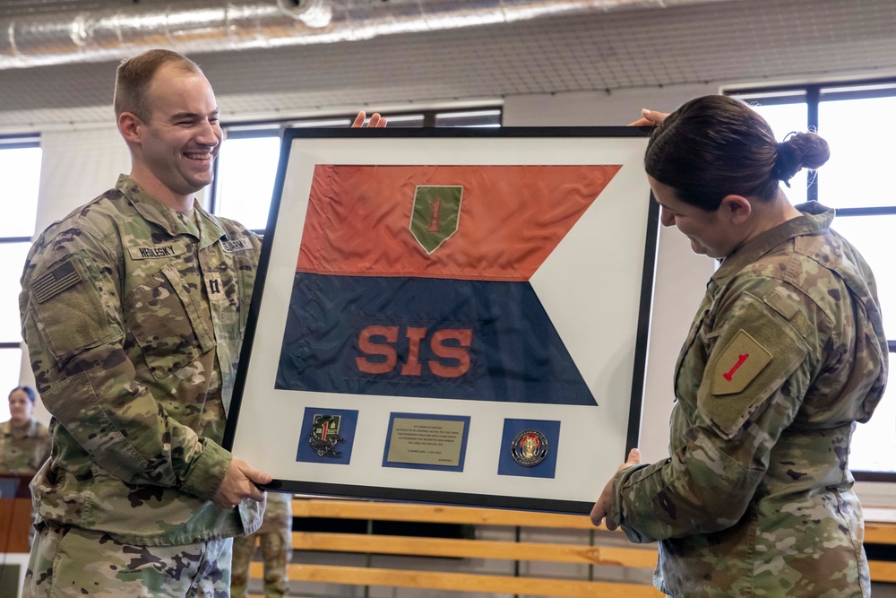 Signal, Intelligence, and Sustainment Company, Headquarters and Headquarters Battalion, 1st Infantry Division, Change of Command Ceremony