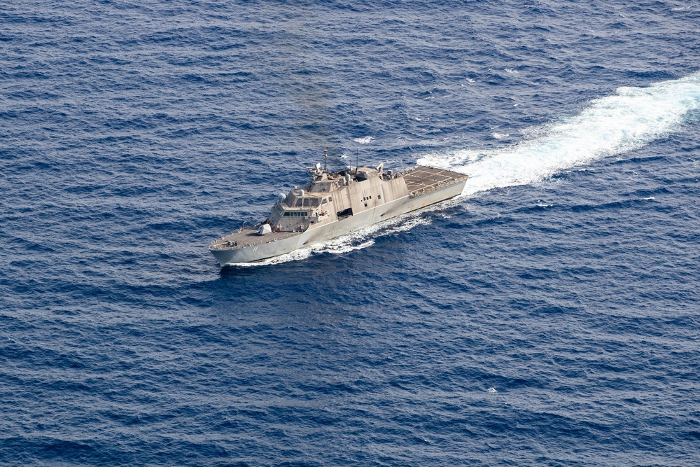 USS Sioux City Transits the Gulf of Aden