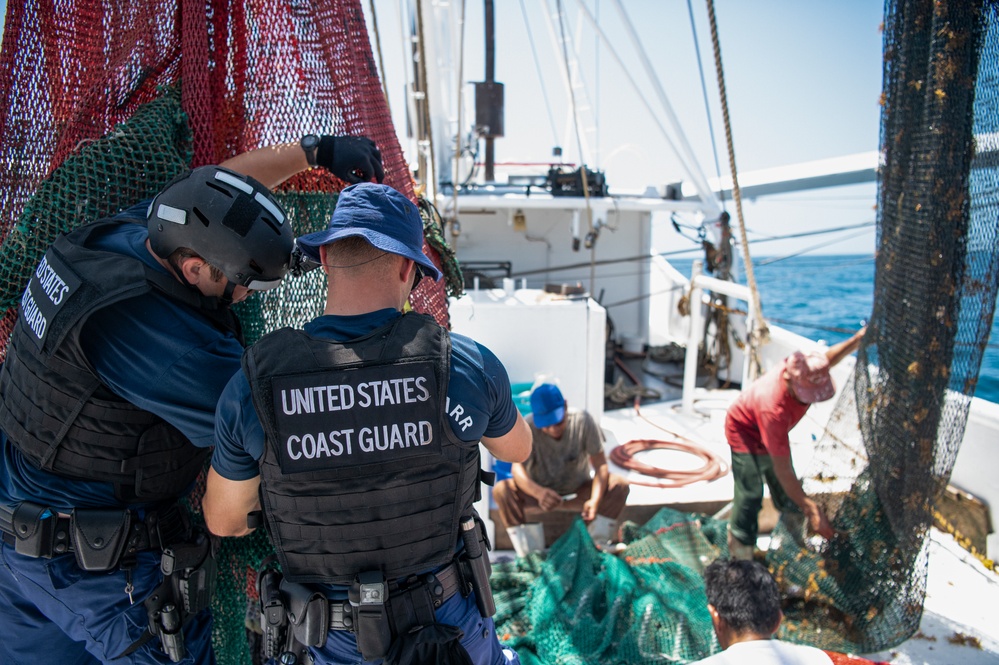 DVIDS Images Coast Guard Cutter Daniel Tarr Fisheries Boarding 
