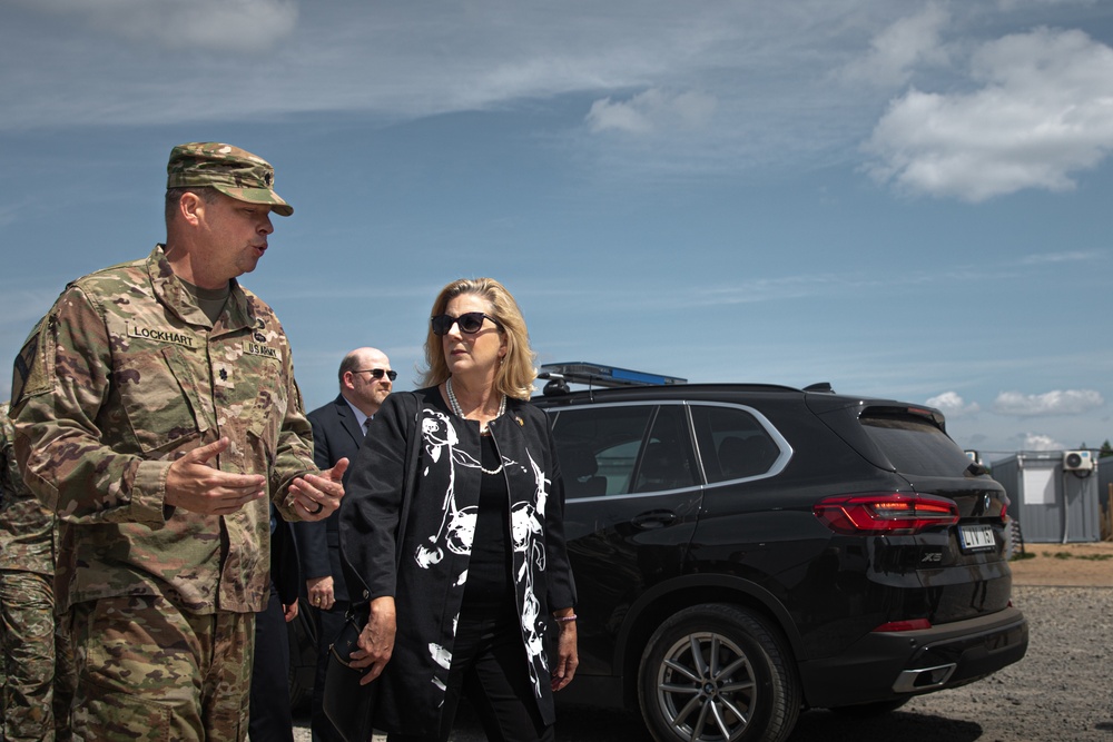 SecArmy Visits Lithuania