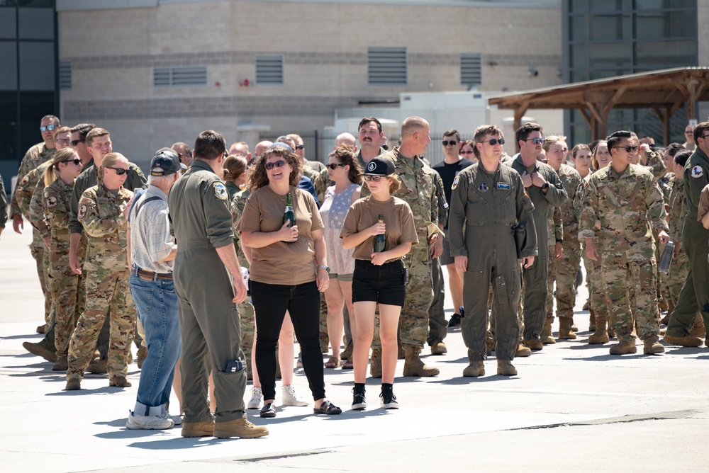 152nd Airlift Wing Chief of Safety flies final flight, set to become local JROTC commander