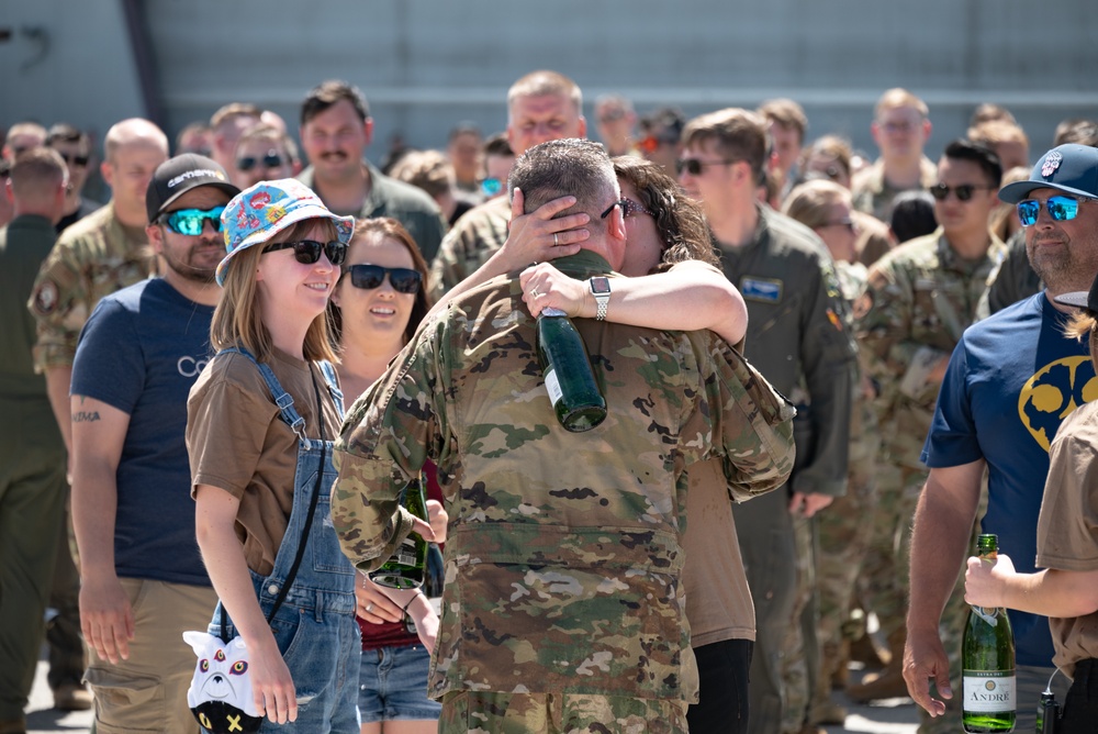 152nd Airlift Wing Navigator flies final flight, set to become local JROTC commander