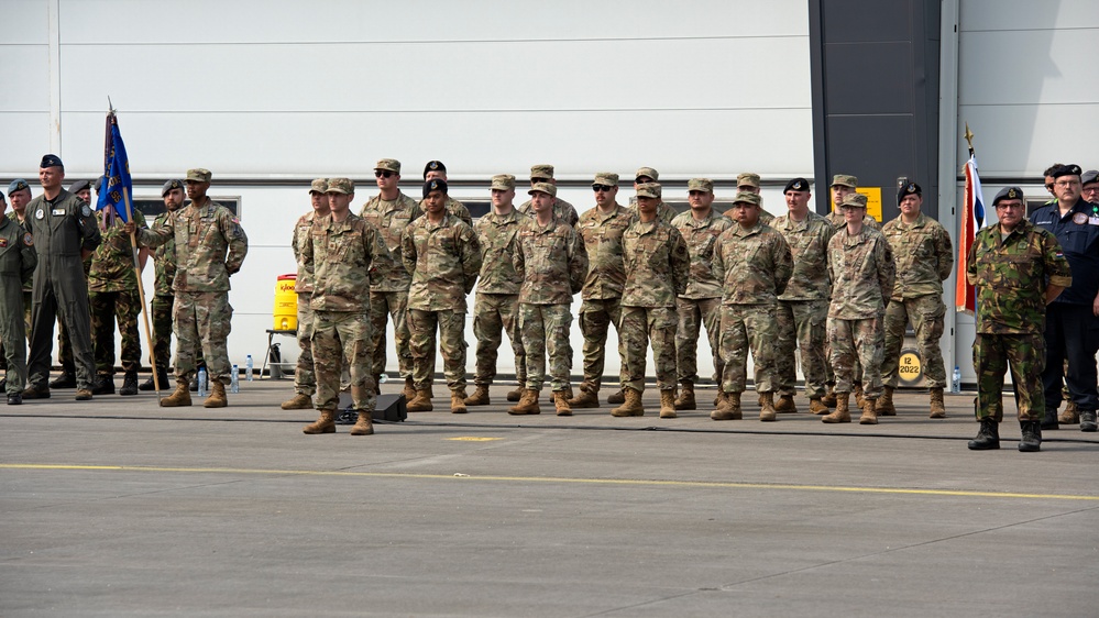 U.S. Airmen celebrate F-35 arrival at Volkel AB