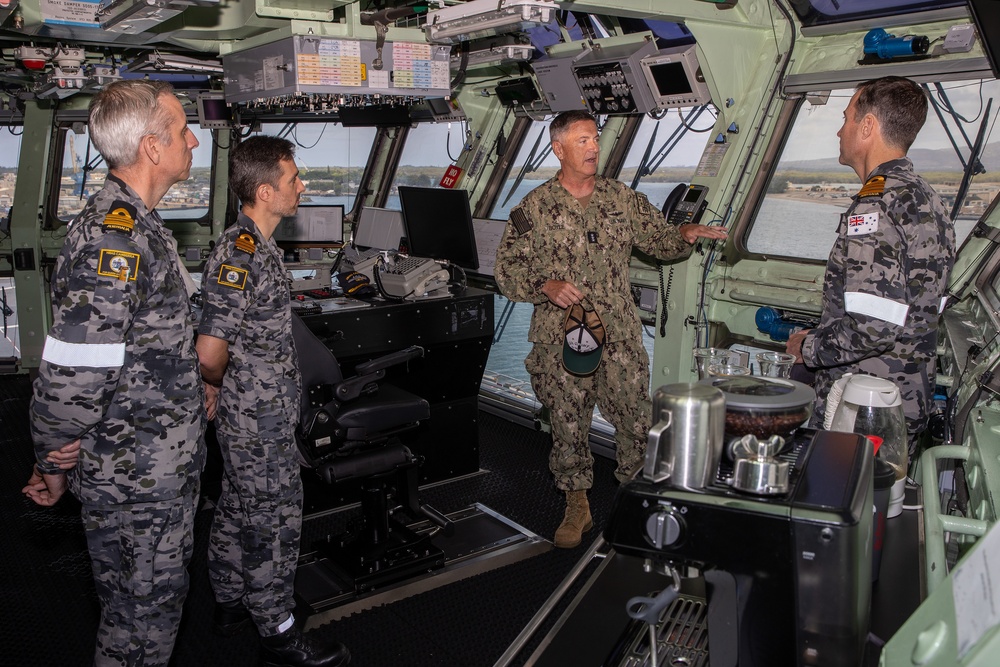 HMAS Canberra welcomes Vice Adm. Boyle