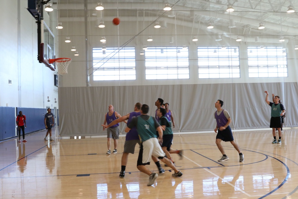 U.S. Navy Sailors from Abraham Lincoln, Chafee participate in a basketball game during RIMPAC 2022