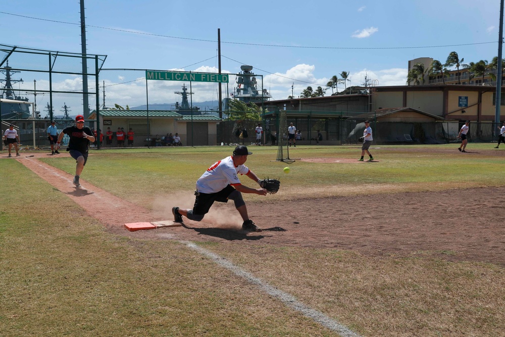 U.S. Navy Sailors from Abraham Lincoln, Gridley participate in a softball game during RIMPAC 2022