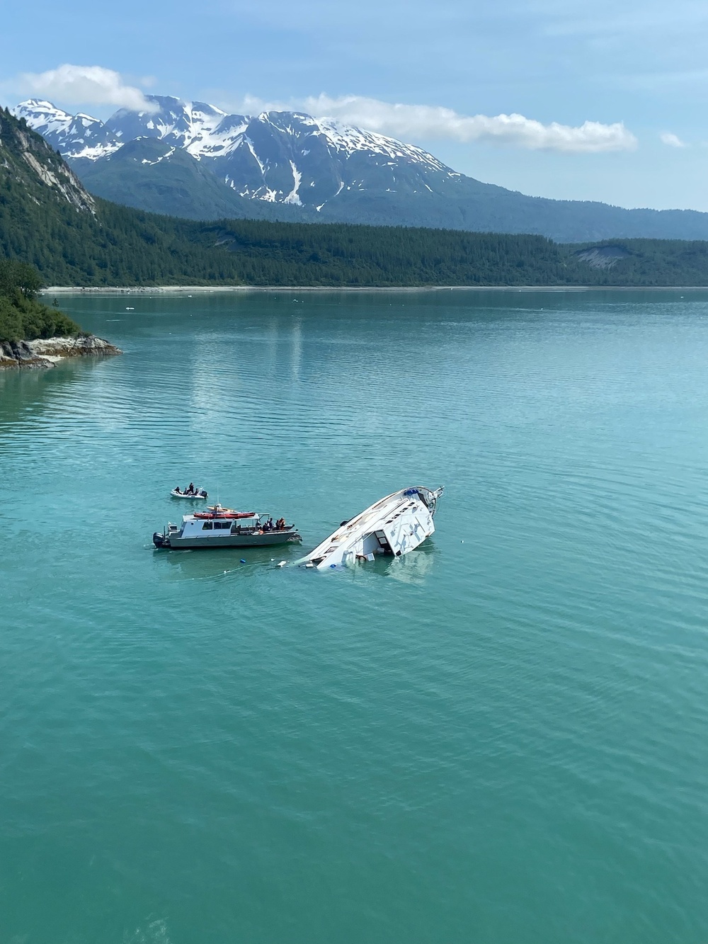 Coast Guard, good Samaritan rescue 4 from capsized boat in Glacier Bay National Park, Alaska