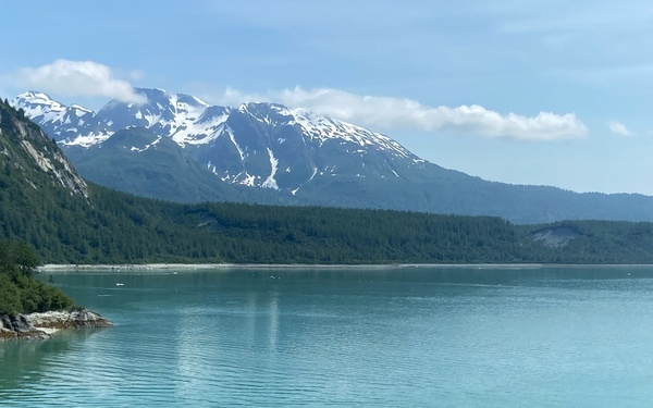 Coast Guard, good Samaritan rescue 4 from capsized boat in Glacier Bay National Park, Alaska