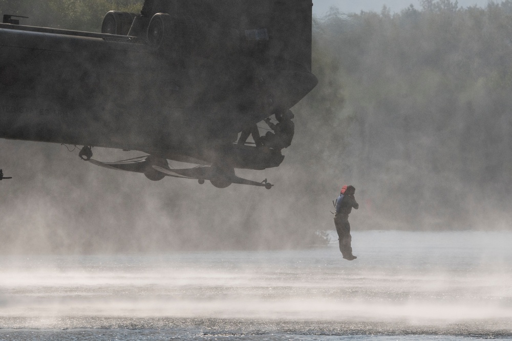 Army engineers and aircrew conduct helocast training at JBER