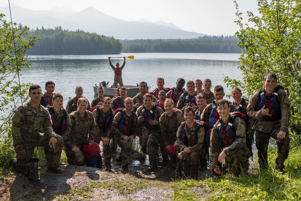 Army engineers and aircrew conduct helocast training at JBER
