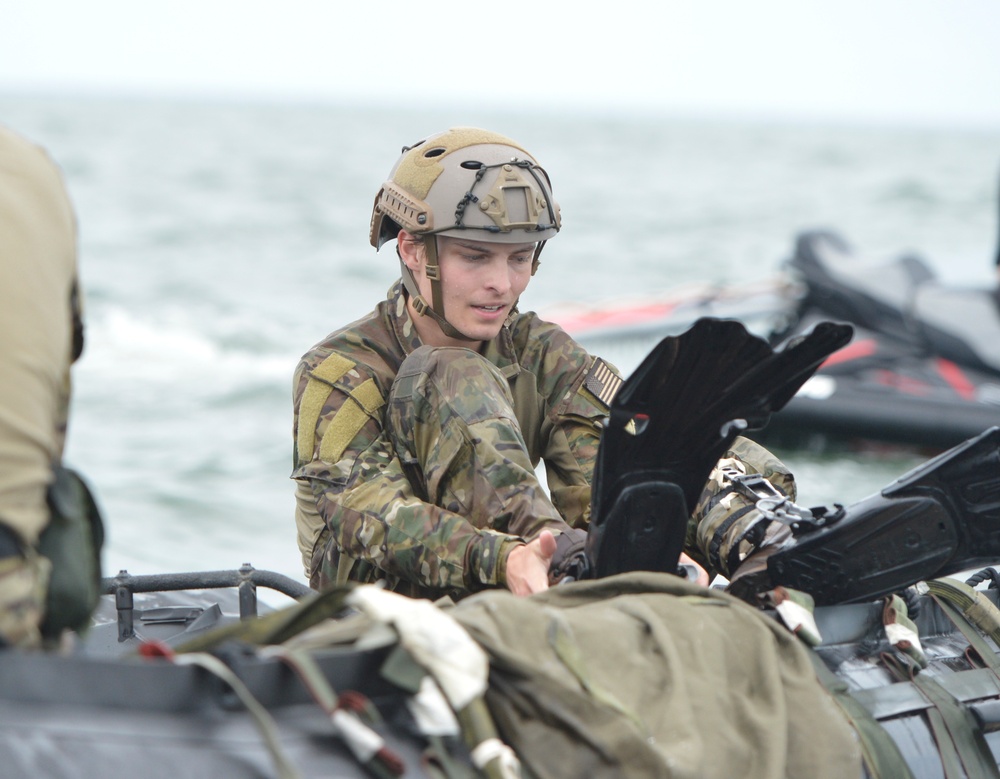 Navy EOD Completes CRABEx, Enhances Lethality with Rigorous Training