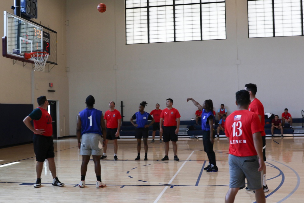 USS Abraham Lincoln, CNS Almirante Lynch compete in a basketball game during RIMPAC 2022