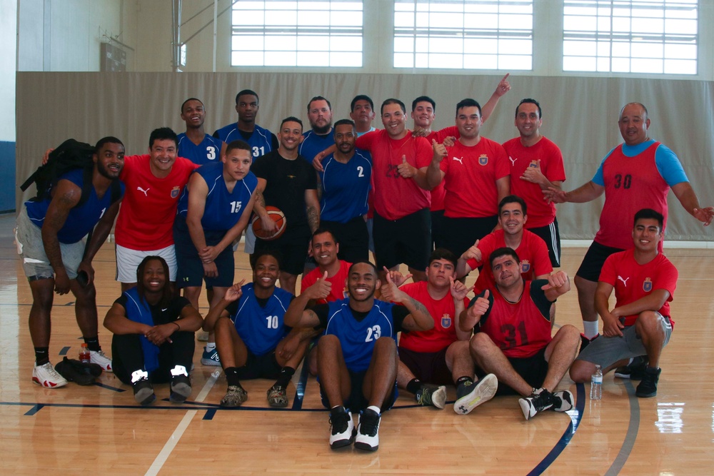 USS Abraham Lincoln, CNS Almirante Lynch compete in a basketball game during RIMPAC 2022