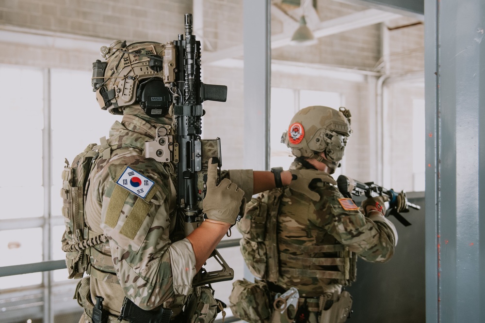 RIMPAC 2022: Multinational SOF VBSS training