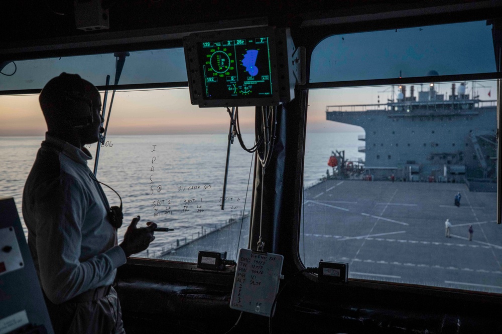 USS Hershel "Woody" Williams (ESB 4) Conducts Flight Operations During Exercise Phoenix Express 22.