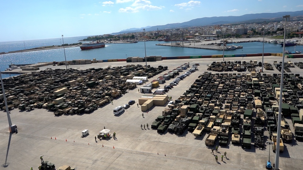 Commander of the 101st Airborne Division (Air Assault) travels to Greece to observe the port operations