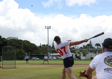 U.S., Canadian Sailors play softball during RIMPAC 2022