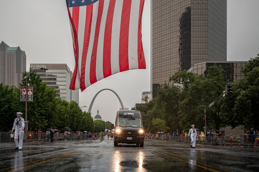 Navy Recruiters Participate in 139th America’s Birthday Parade