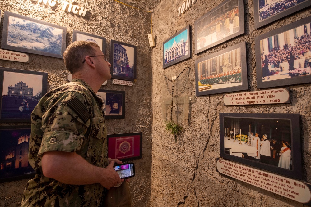 Commander, CTF 73 tours Vietnam during Pacific Partnership 2022