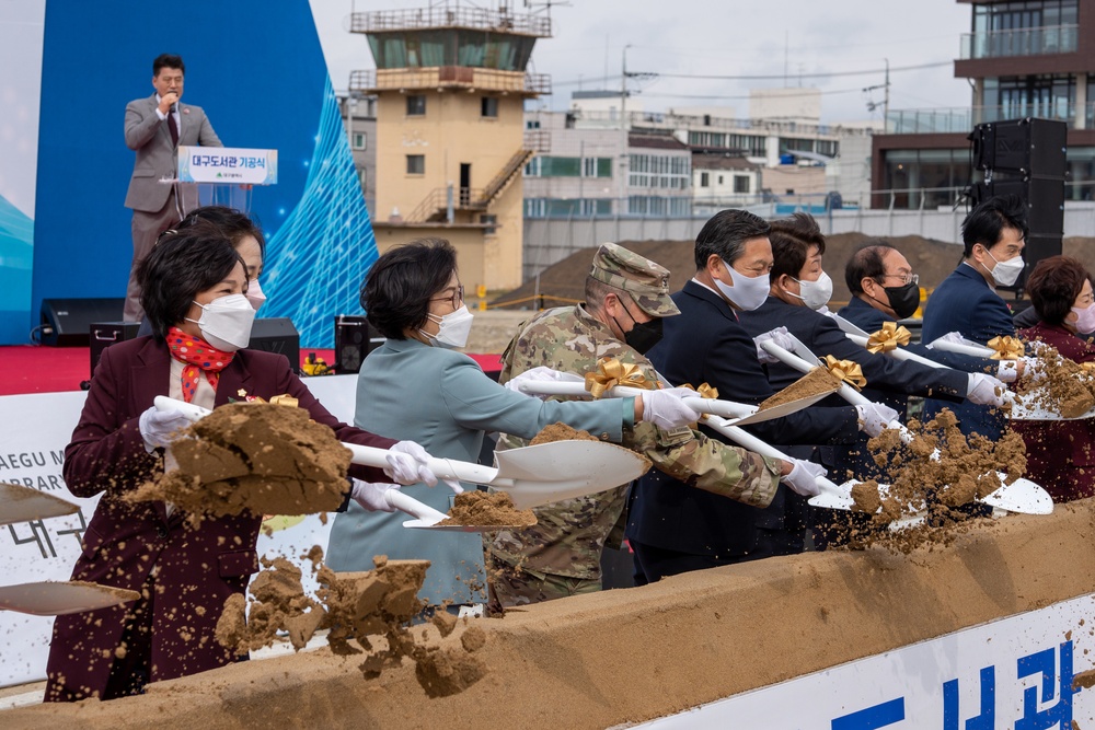 USAG Daegu Commander helps break ground for new library