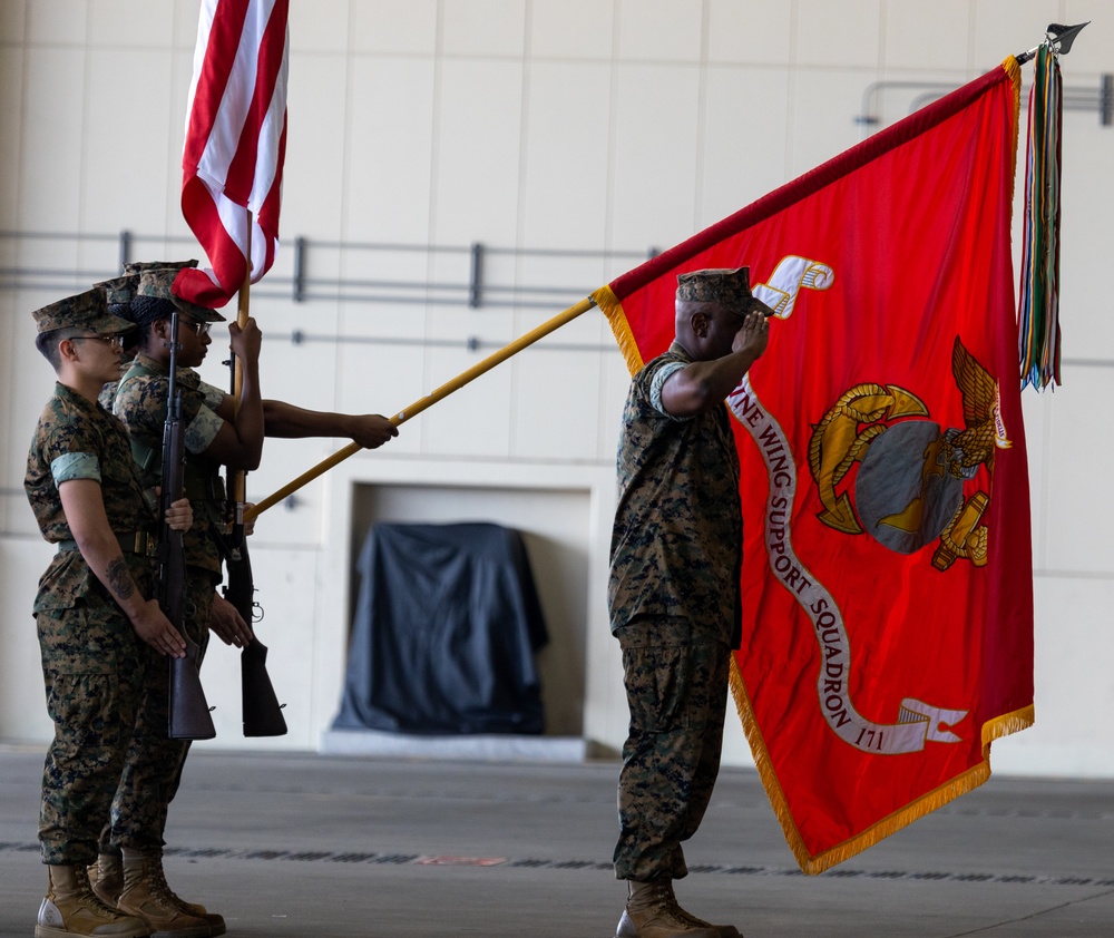 Marine Wing Support Squadron 171 Change Of Command