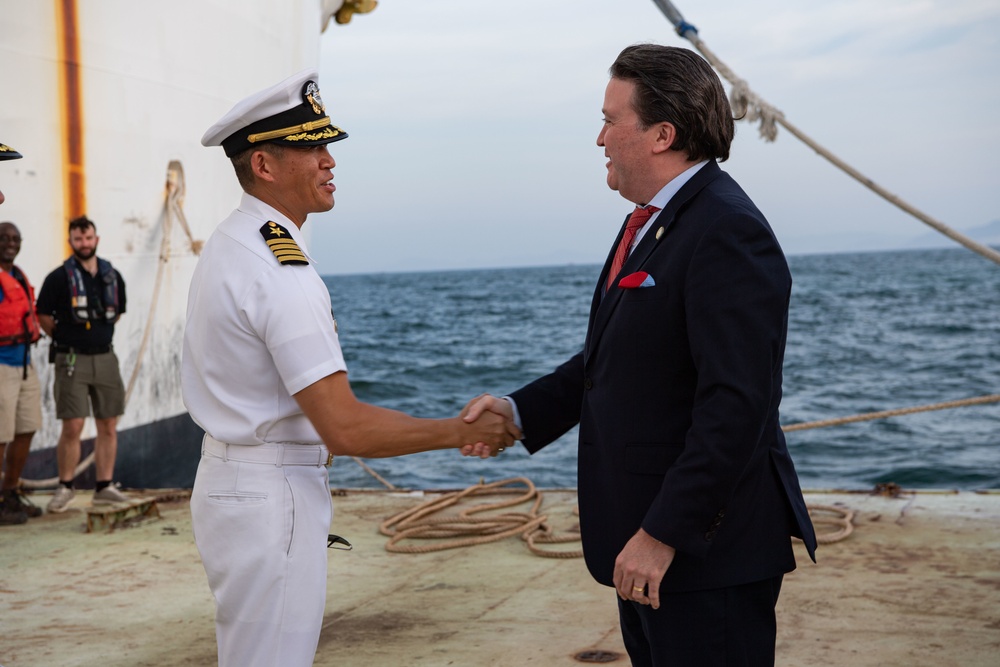 Pacific Partnership 2022 Vietnam Closing Ceremony Held Aboard USNS Mercy