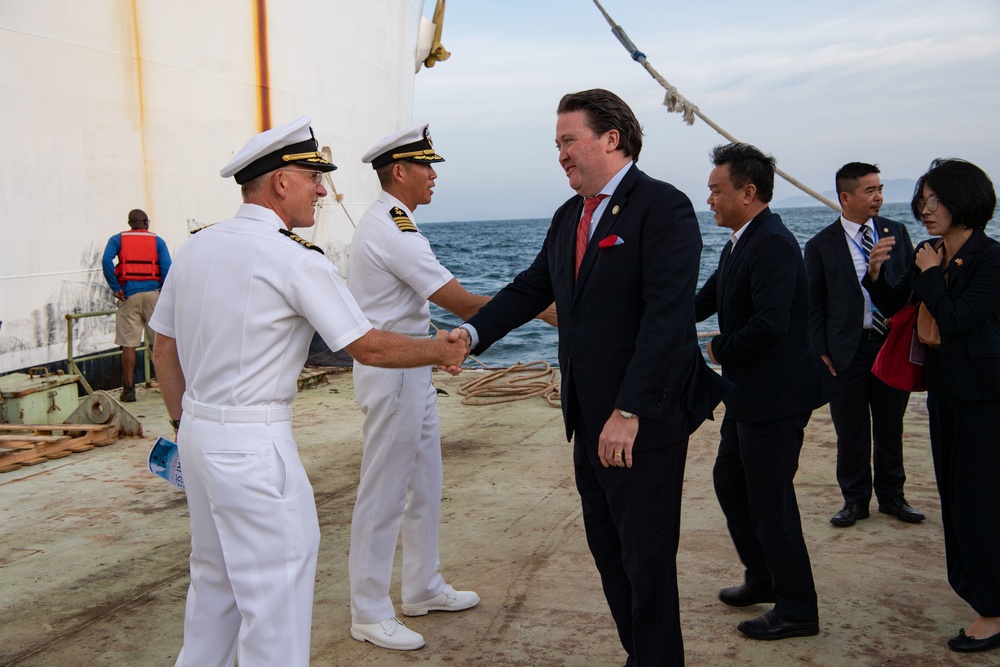 Pacific Partnership 2022 Vietnam Closing Ceremony is Held Aboard USNS Mercy