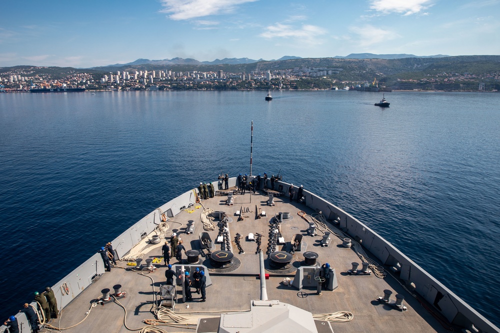 USS Arlington arrives in Rijeka, Croatia for mid-deployment voyage repair