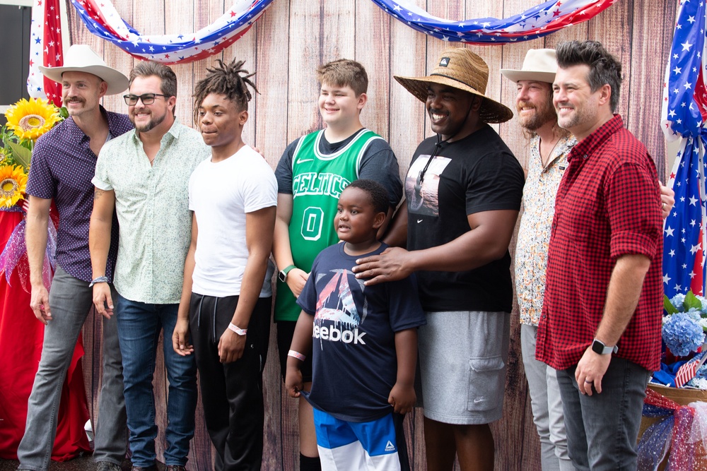 Eli Young Band Performs at MCB Camp Lejeune for Independence Day