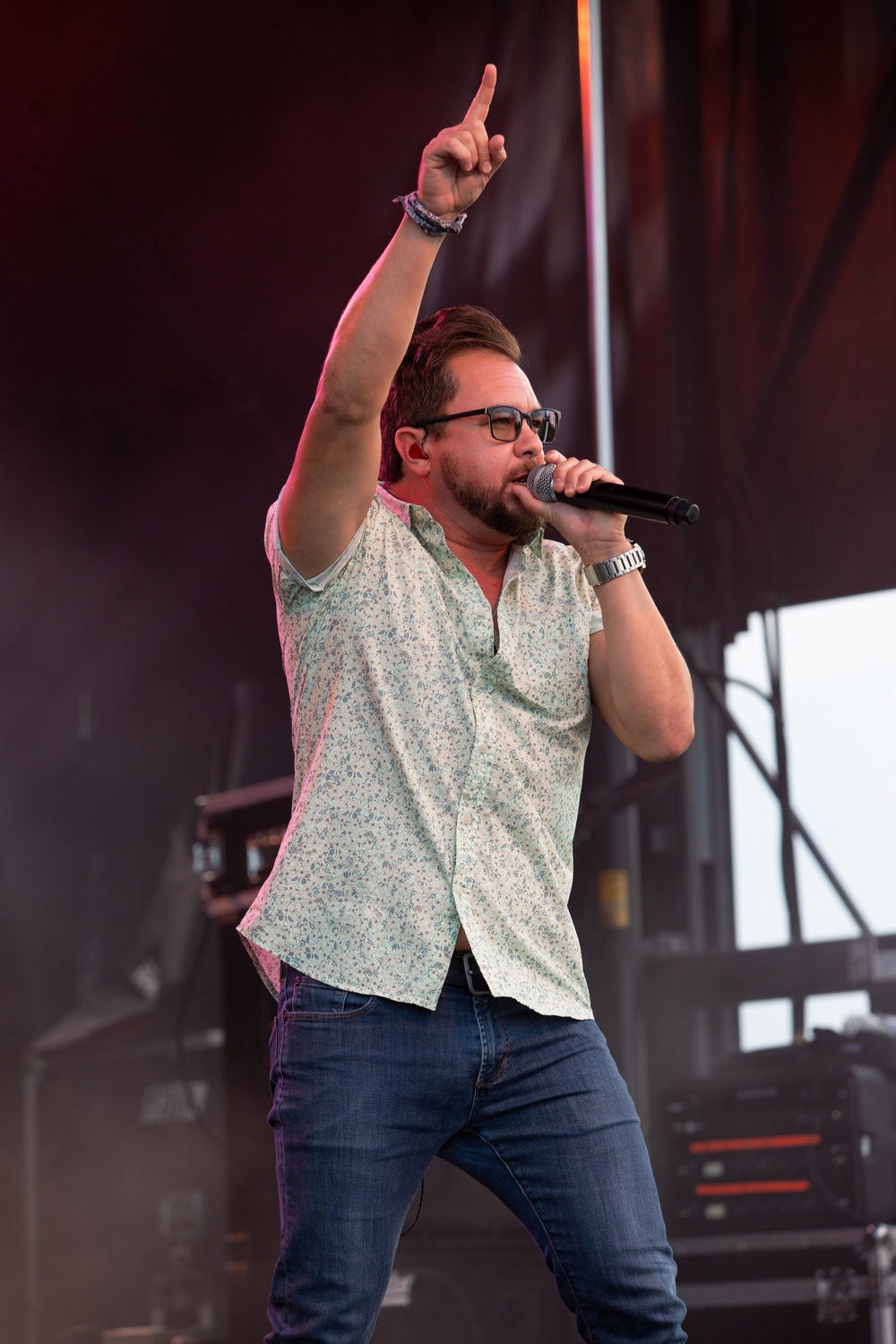 Eli Young Band Performs at MCB Camp Lejeune for Independence Day