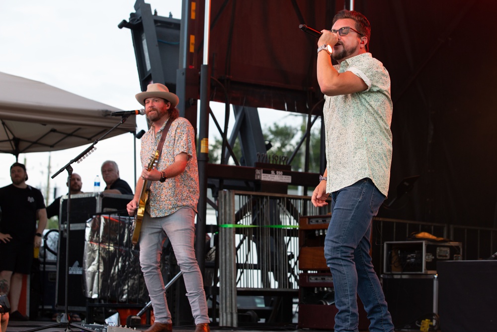 Eli Young Band Performs at MCB Camp Lejeune for Independence Day