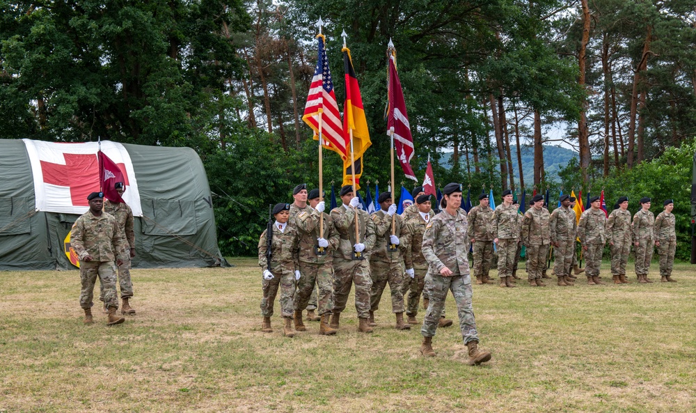 DVIDS - Images - 512th Field Hospital Change of Command [Image 10 of 26]