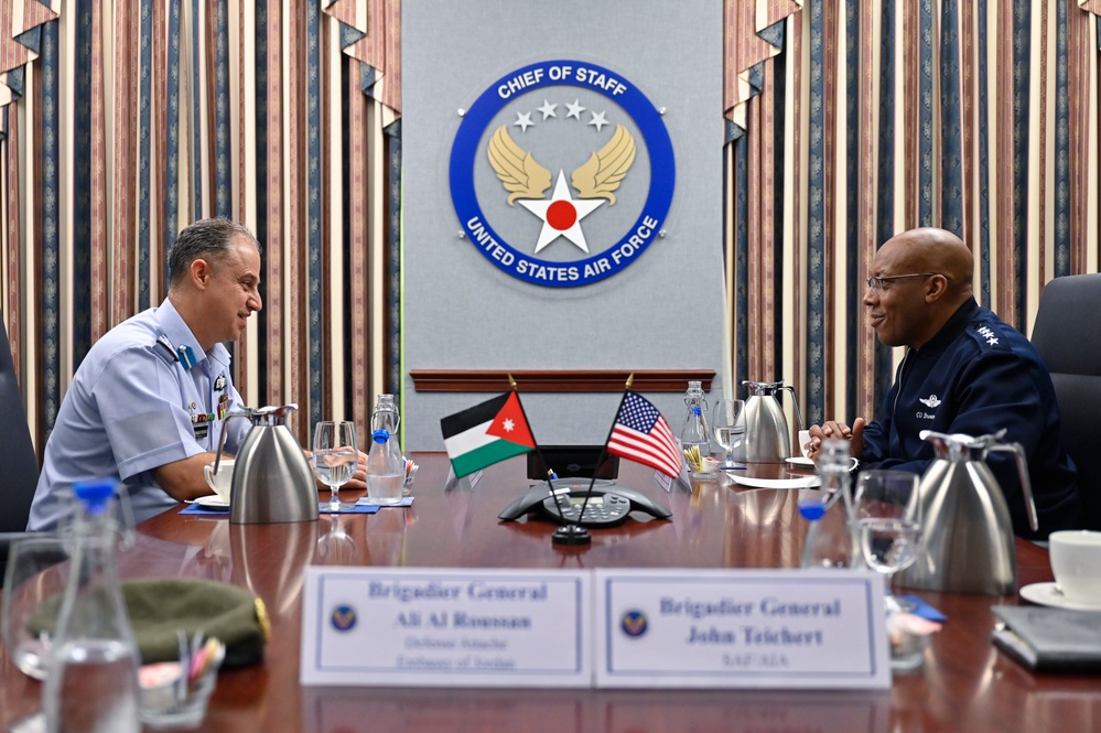 CSAF Brown meets Jordan Brig. Gen. Hiyasat