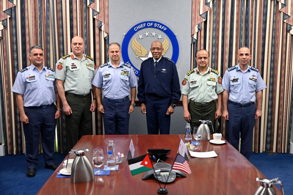 CSAF Brown meets Jordan Brig. Gen. Hiyasat