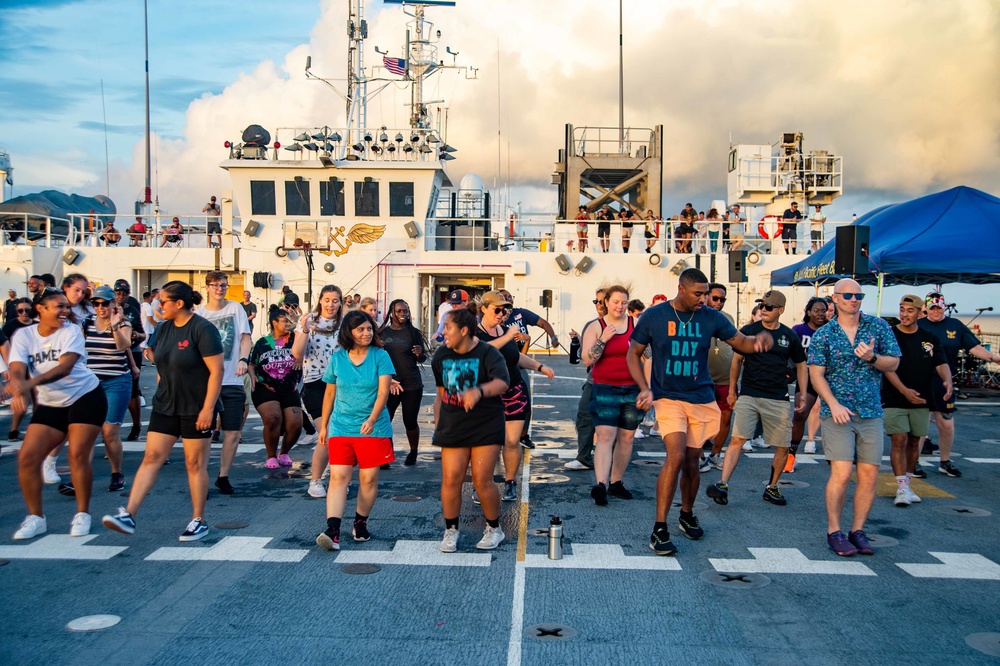 Pacific Partnership 2022 Celebrates Fourth of July Aboard USNS Mercy