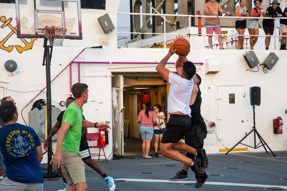 Pacific Partnership 2022 Celebrates Fourth of July Aboard USNS Mercy