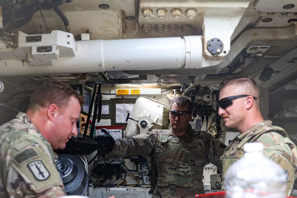 3rd Battalion, 29th Field Artillery Regiment performs qualification training