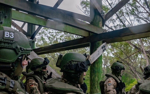 RIMPAC 2022: Multinational SOF Fast Rope Training